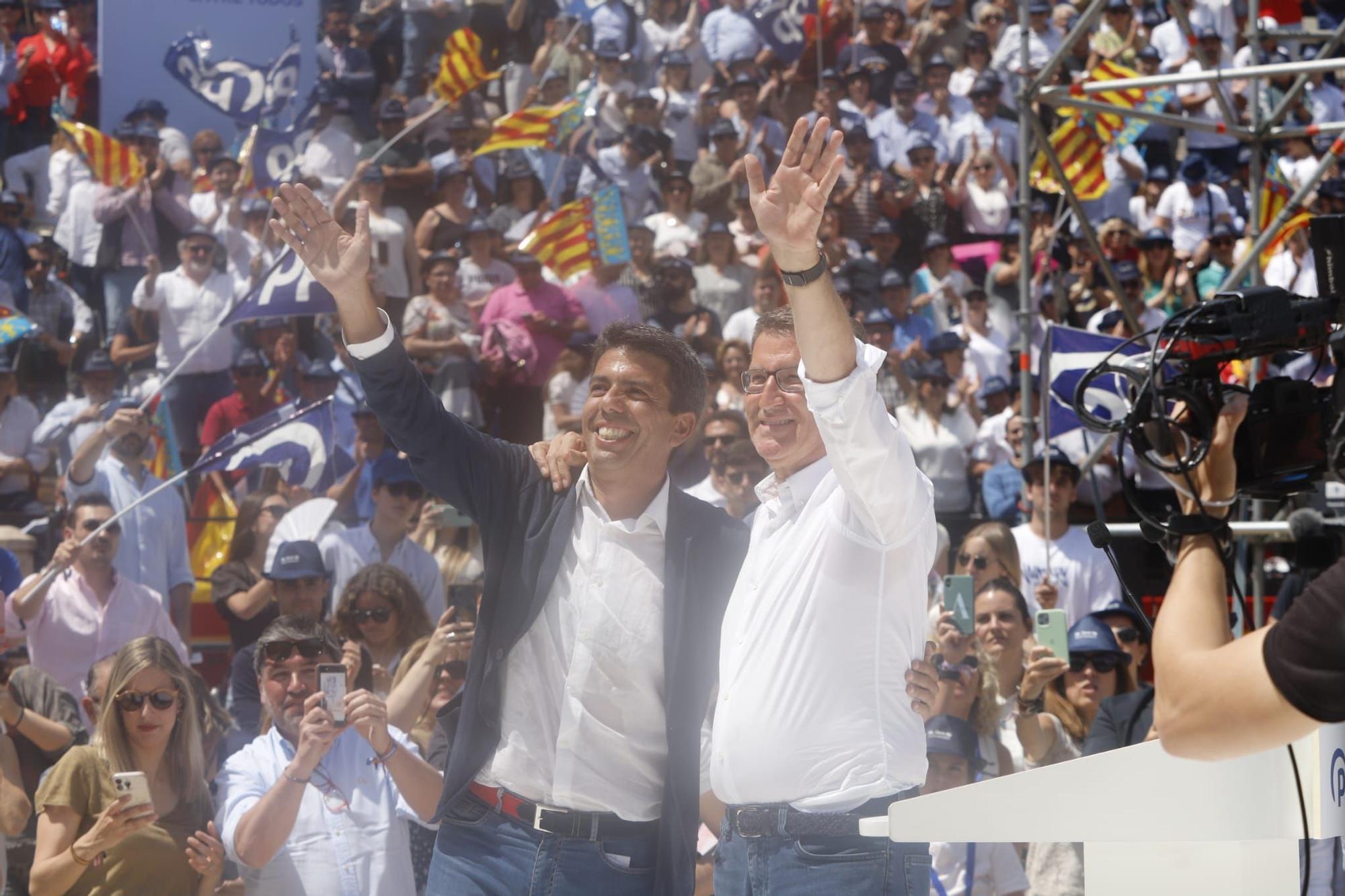 Mitin central del PPCV en la Plaza de Toros de València