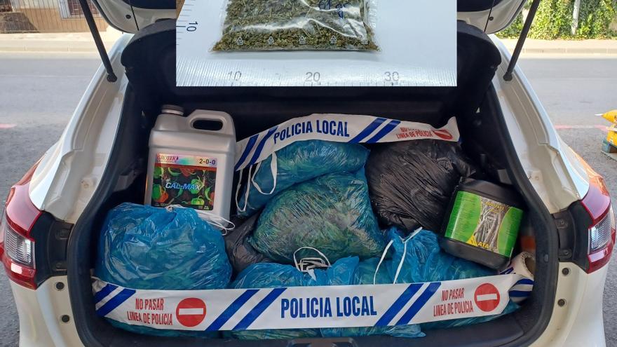 Pillado cuando conducía por Mula con 24 kilos de hoja de &#039;maría&#039; en el maletero