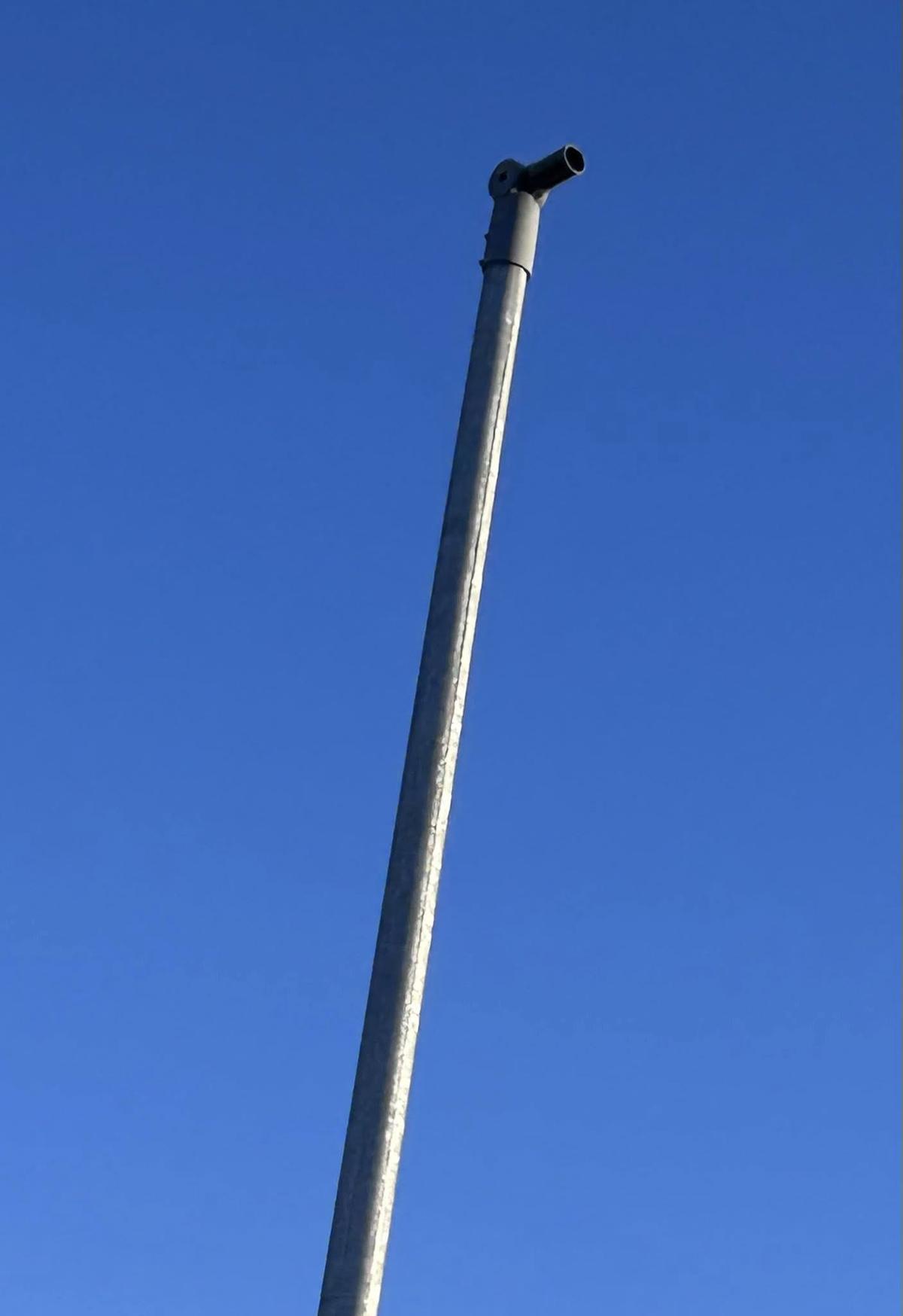 Imagen de una de las farolas robadas.