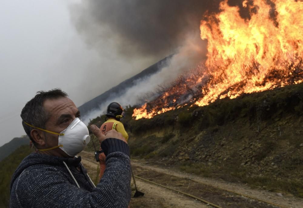 El suroccidente asturiano lucha contra las llamas