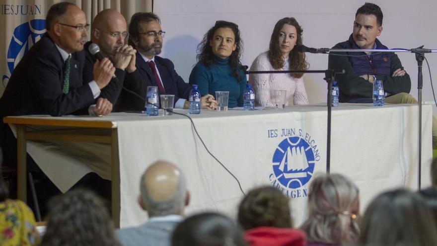 Los participantes de la mesa redonda.