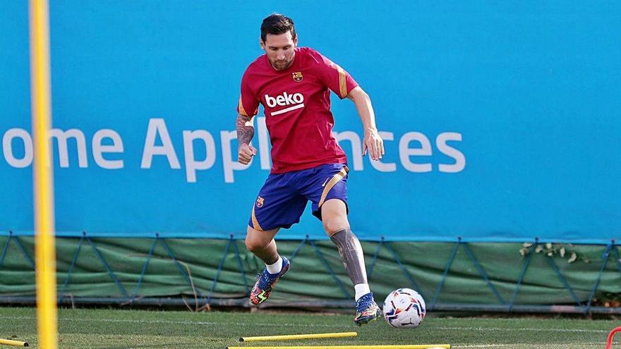 Leo Messi es reincorpora al Barça i s&#039;entrena en solitari