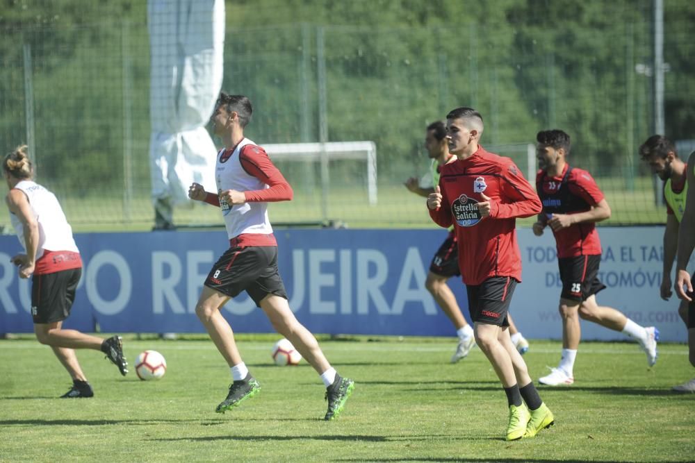 Los titulares ante el Cádiz tuvieron una sesión de recuperación. Los futbolistas que no actuaron de inicio protagonizaron una intensa mañana de trabajo. Se quedaron al margen Krohn-Deli y Borja Valle.