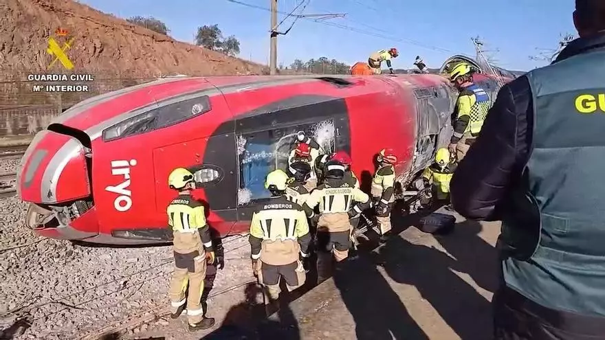 Nuevas imágenes del tren Alvia accidentado en Adamuz (Córdoba) tras colisionar con otro tren
