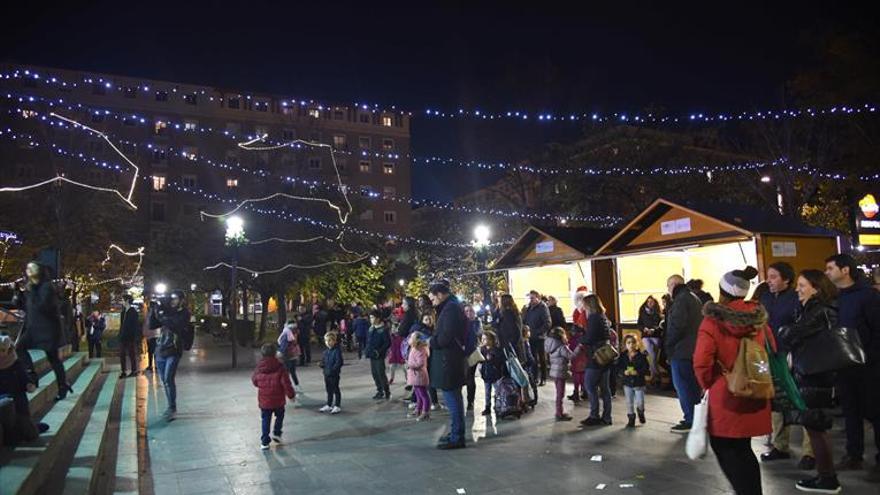 Zaragoza repite iluminación navideña salvo en Don Jaime I