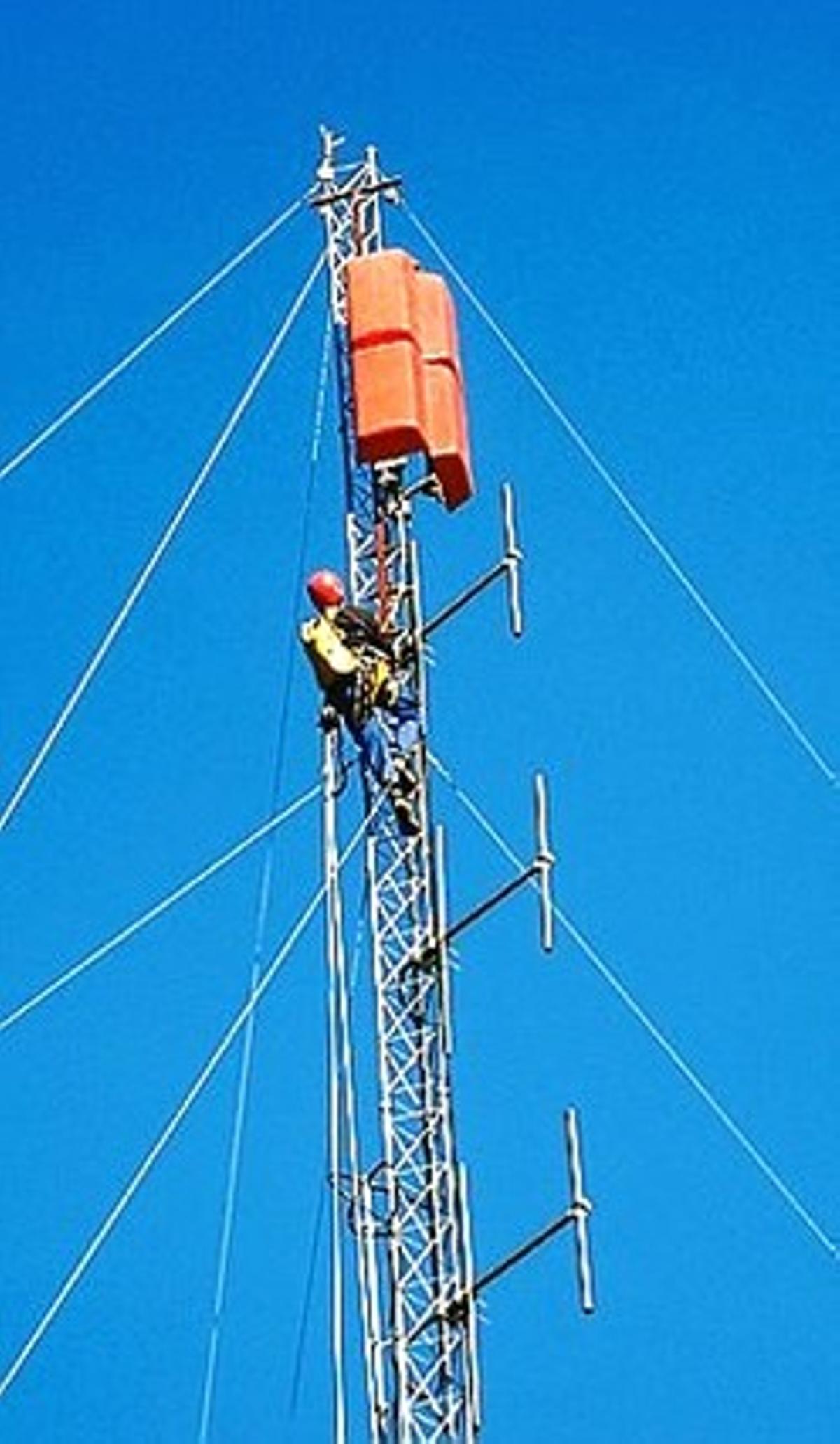 Imatge de l’antena il·legal. Imatge de l’antena il·legal.