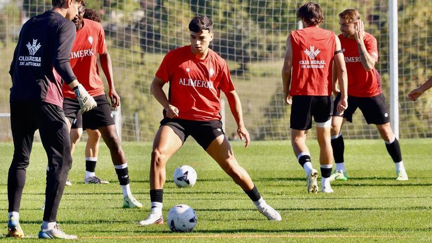 La teoría de Alejo Sarco sobre el momento del Sporting de Gijón y su situación personal: "Me saco el sombrero"