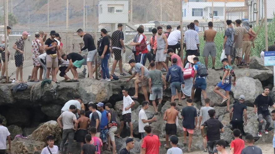 La Policia va revelar que «a diferència de Ceuta» els agents marroquins van realitzar en l’entorn de Melilla «intenses activitats operatives»