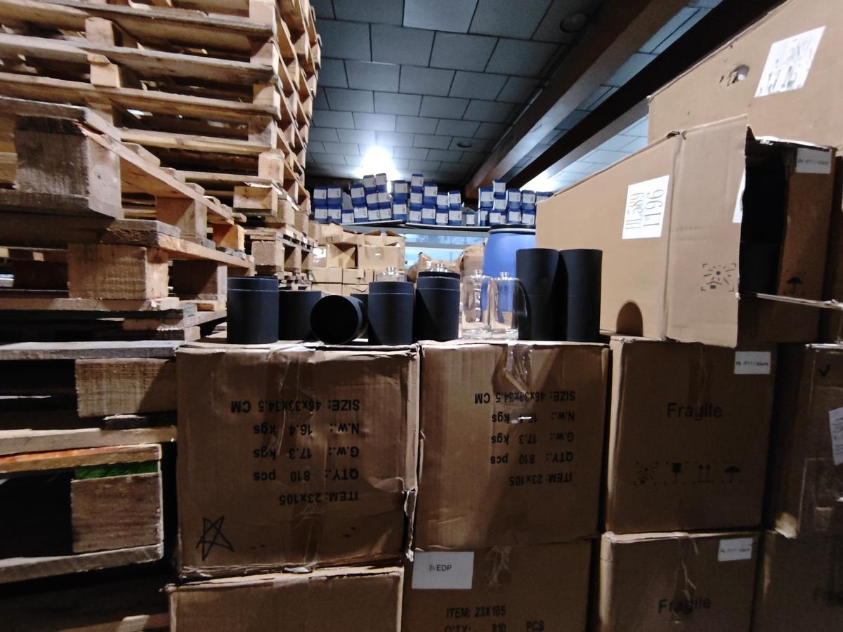 Les imatges de la fàbrica de perfum falsificat de Fogars