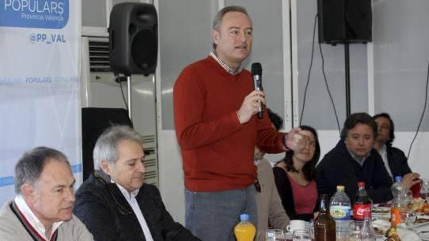 Fabra llama a pelear por los 70.000 votos que darían al PP la mayoría absoluta