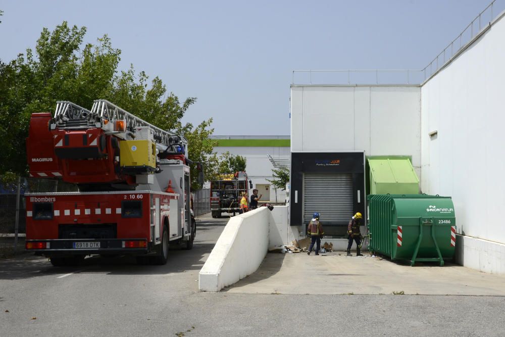 Desallotgen el Decathlon per les guspires d'una màquina