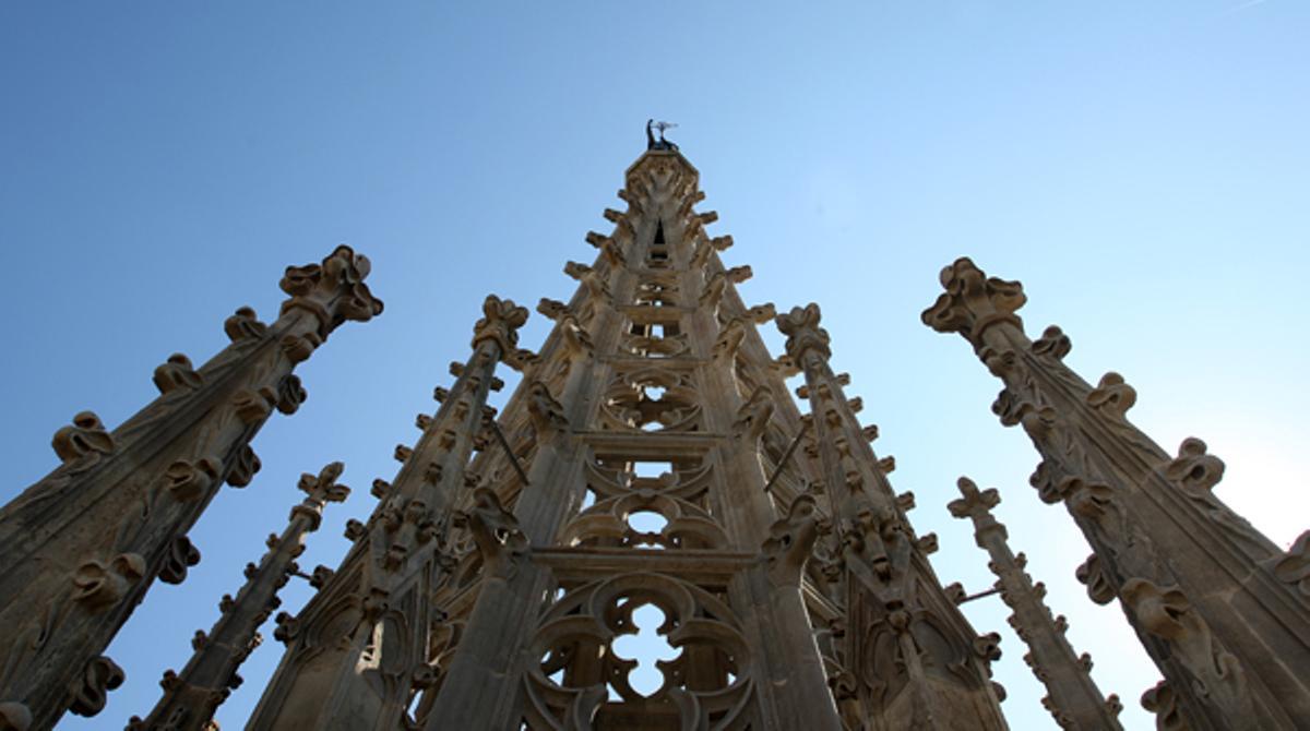L’arquitecta responsable de la restauració de la Catedral, Mercè Zazurca, mostra a EL PERIÓDICO el resultat de quatre anys de treballs al temple.
