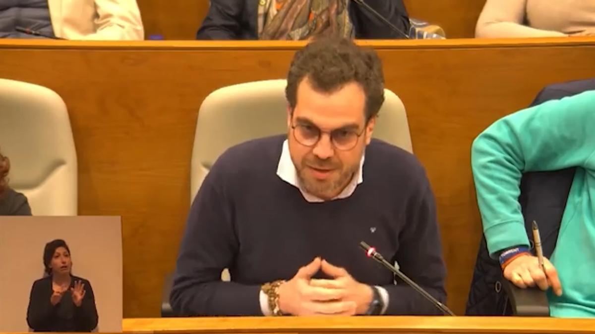 El portavoz de Vox en Torrent critica la "ineptitud" de Mazón y carga contra el pacto de presupuestos