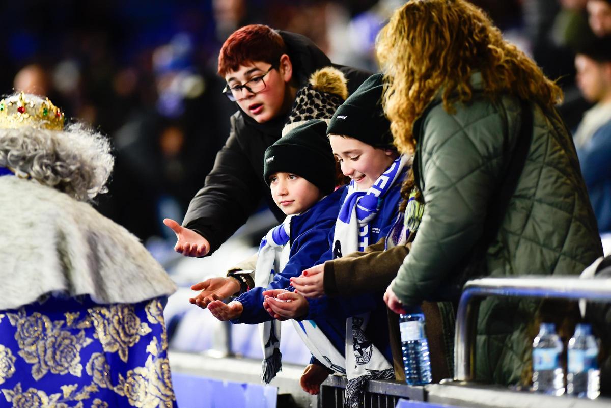 El Dépor estrena 2026 a medias y empata con el Cádiz en Riazor (2-2) El Dépor estrena 2026 a medias y empata con el Cádiz en Riazor (2-2)