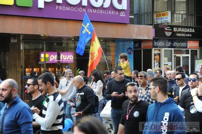 Miles de policías claman en Murcia para exigir "equiparación real" de sus salarios