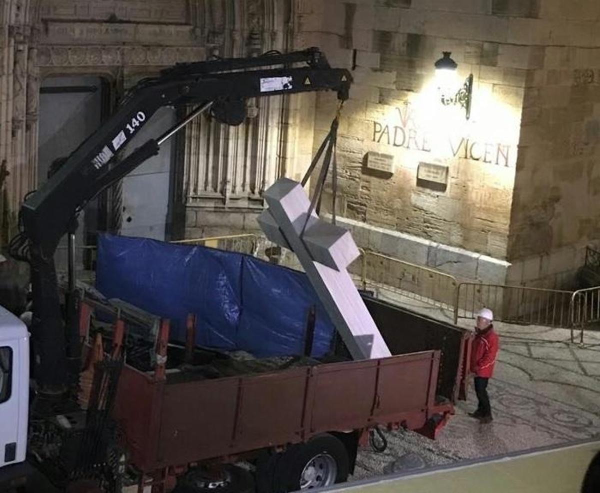 El TSJCV autoriza completar la retirada de la Cruz de los Caídos de Callosa