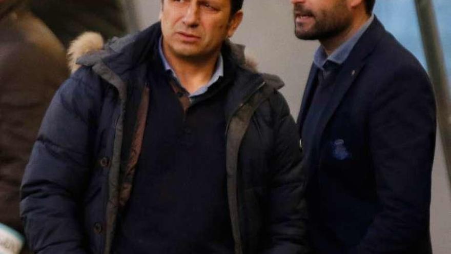 Eusebio Sacristán y el vigués Juan Carlos Andrés. // R.Grobas