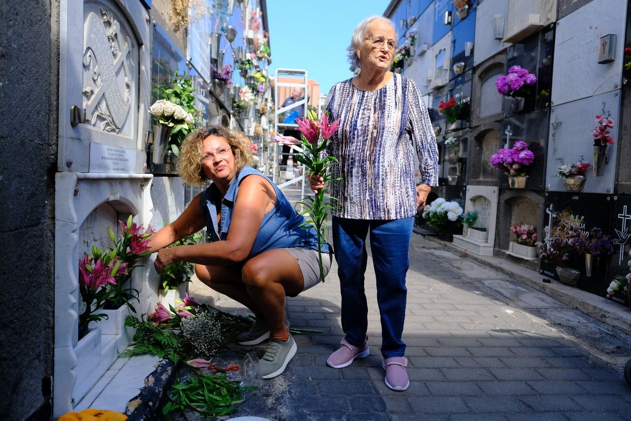 El cementerio de Vegueta, en la víspera del Día de Difuntos