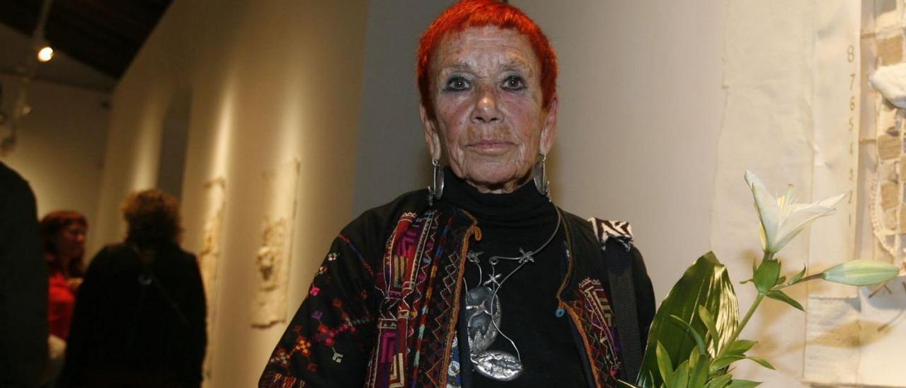 Isabel Echarri en la inauguración de su exposición en el MACE en 2012.