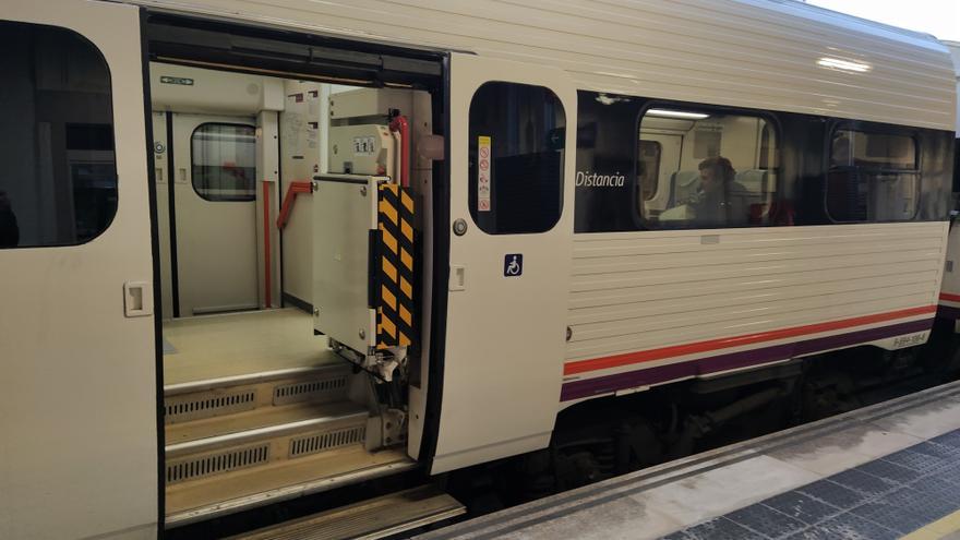 Una manifestación pide la vuelta del tren nocturno entre Galicia, Zamora y Madrid