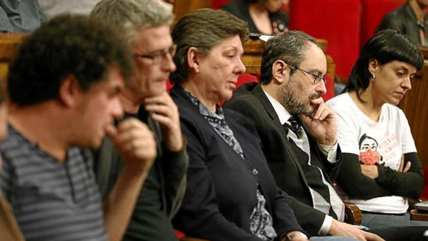 Els diputats de la CUP en una sessió al Parlament