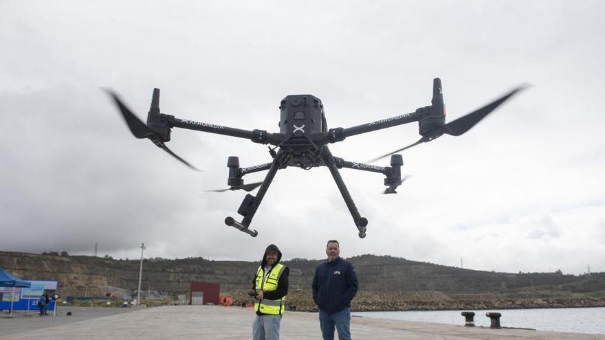 El Puerto de A Coruña se pasa a los drones: "Dan imágenes más baratas y con mayor precisión que avionetas o helicópteros"