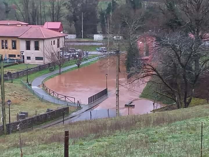 Temporal en Asturias: Segundo día de riadas y desperfectos en Asturias