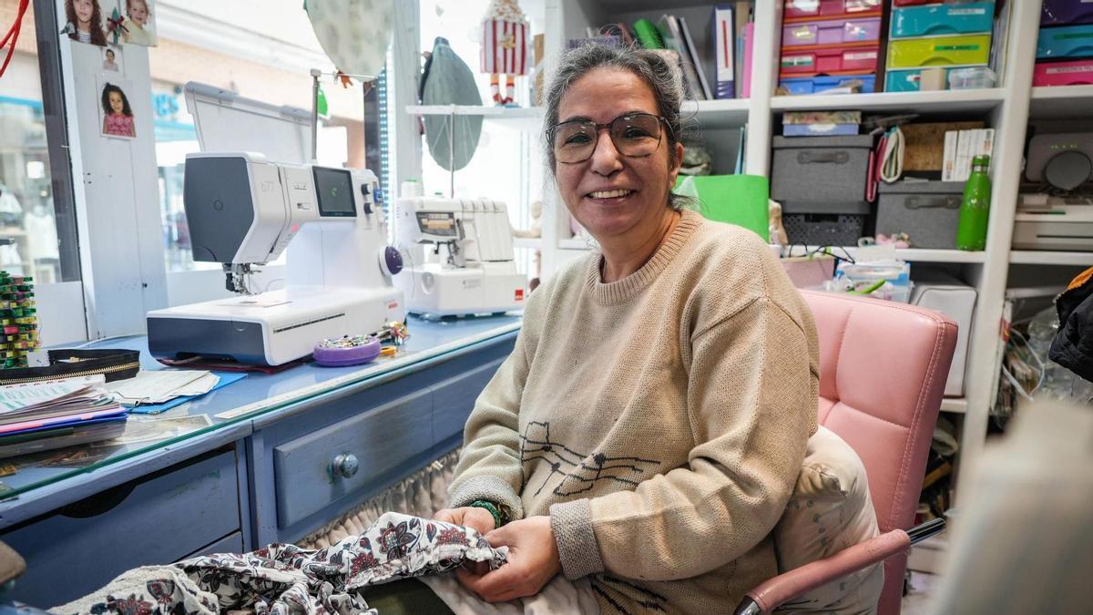 Vídeo | Así trabajan las modistas del Carnaval de Badajoz