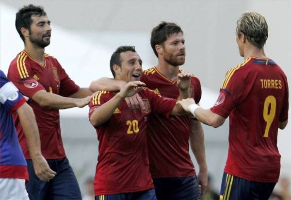 España vence a Puerto Rico (2-1)