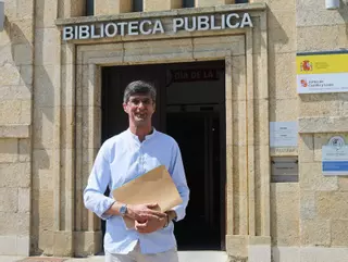 José Crespo González, bibliotecario y conductor del bibliobus escolar: "El bibliobús de Zamora está en decadencia tras ser un referente nacional"