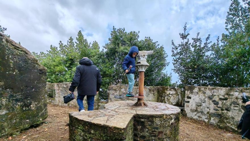Primera visita guiada al castillo de Corbeiroa