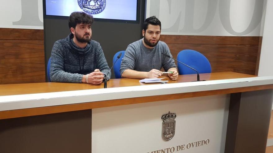 Saúl Parra y Rubén Rosón este mediodía en la sala de prensa del Ayuntamiento.