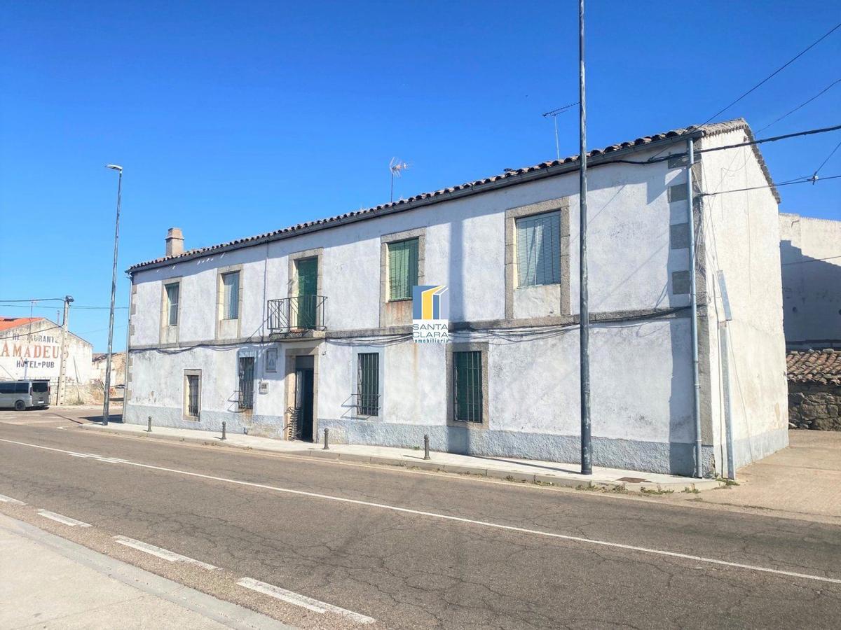 Casa a la venta en Bermillo.