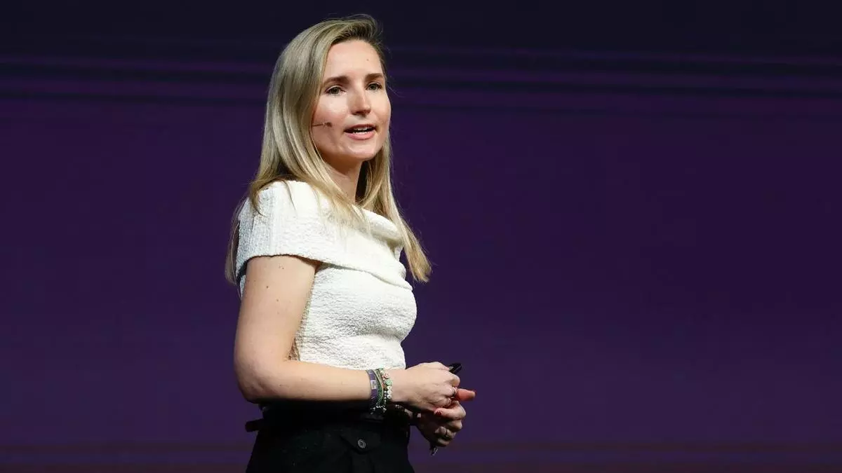 Reyes Bellver, directora de fútbol femenino de la RFEF: "No hubo casting para el puesto de seleccionadora; Sonia Bermúdez es una entrenadora excepcional"