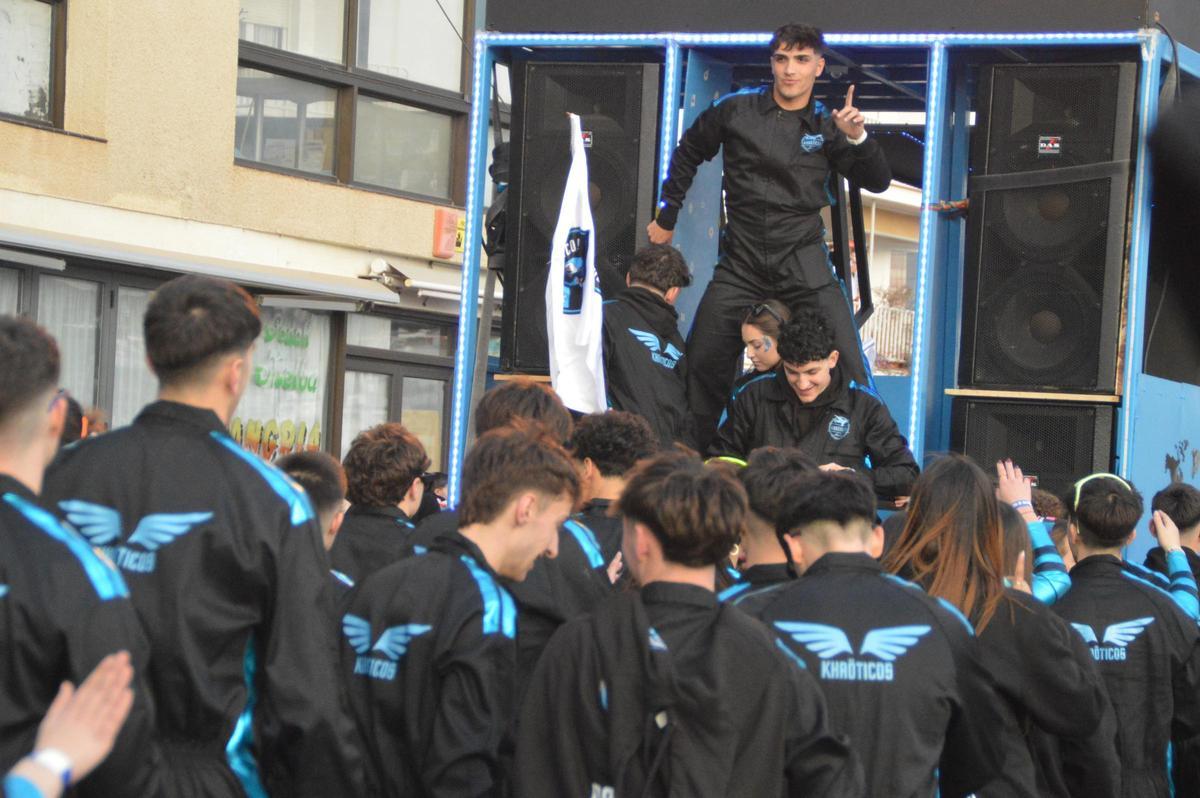 El relleu generacional assalta el carnaval de Roses amb ritme i alegria