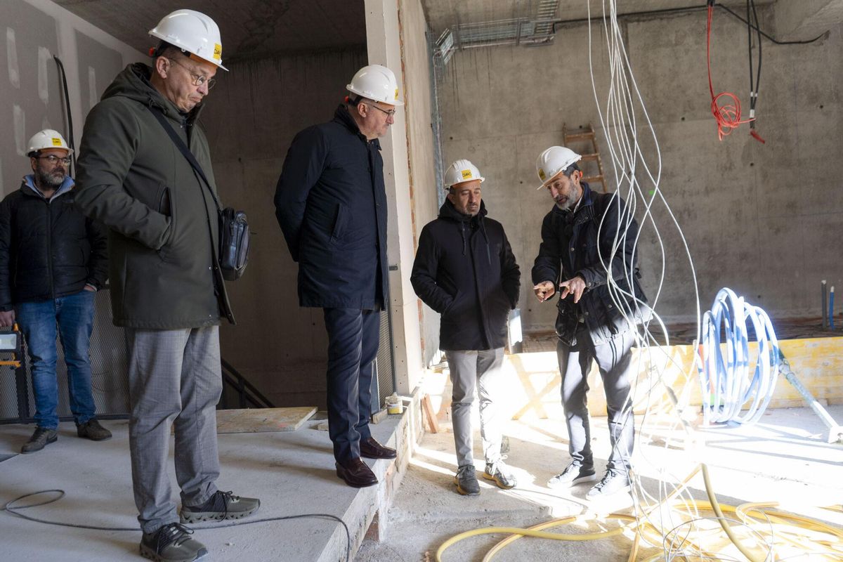MANRESA , OBRES FUB . CLINICA ODONTOLOGICA . VISITA D'OBRES