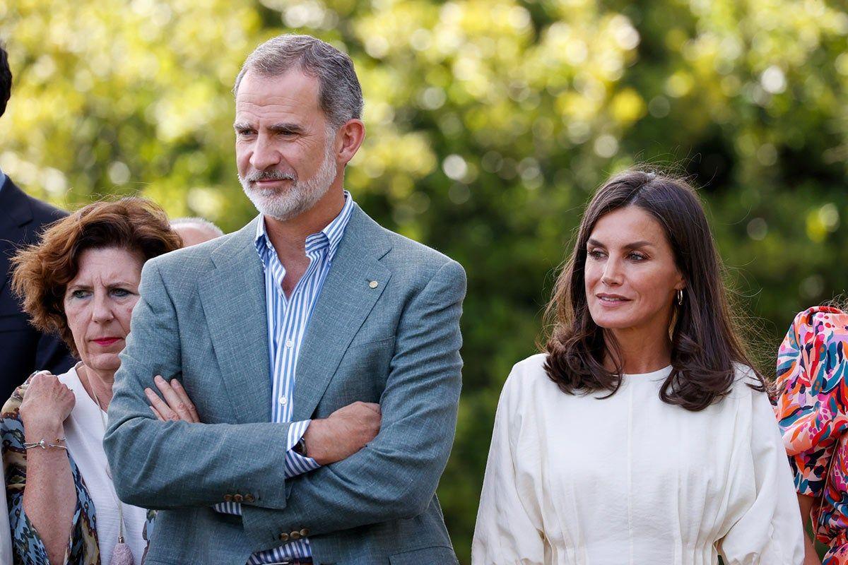 El rey Felipe VI junto a la reina Letizia en Girona