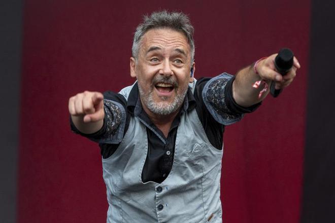 Santi Balmes en un concierto.