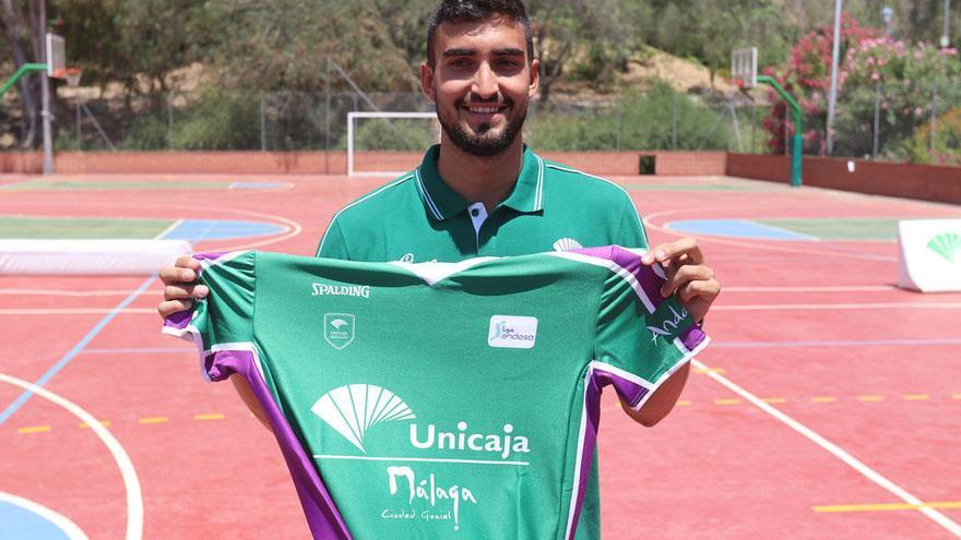 Jaime, con la camiseta del Unicaja, fijo para las «ventanas».