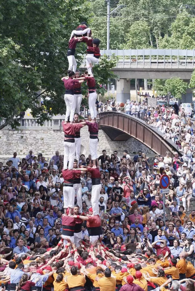 Trobada castellera a la plaça Sant Feliu