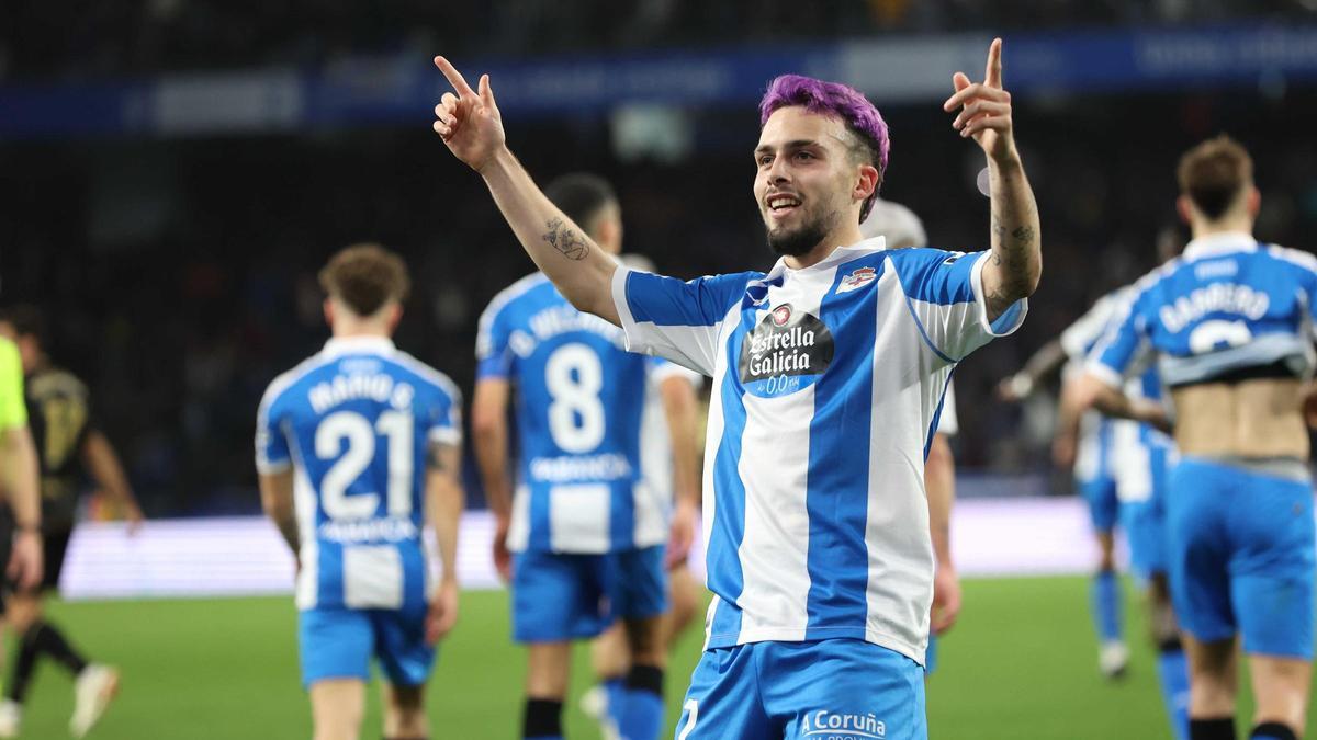 David Mella celebra su gol ante el Castellón