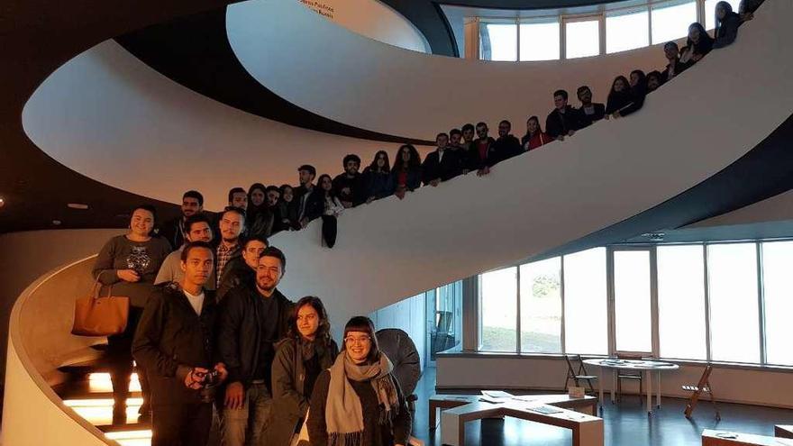 Una comitiva de una escuela portuguesa de arquitectura visita el Castro Tecnolóxico