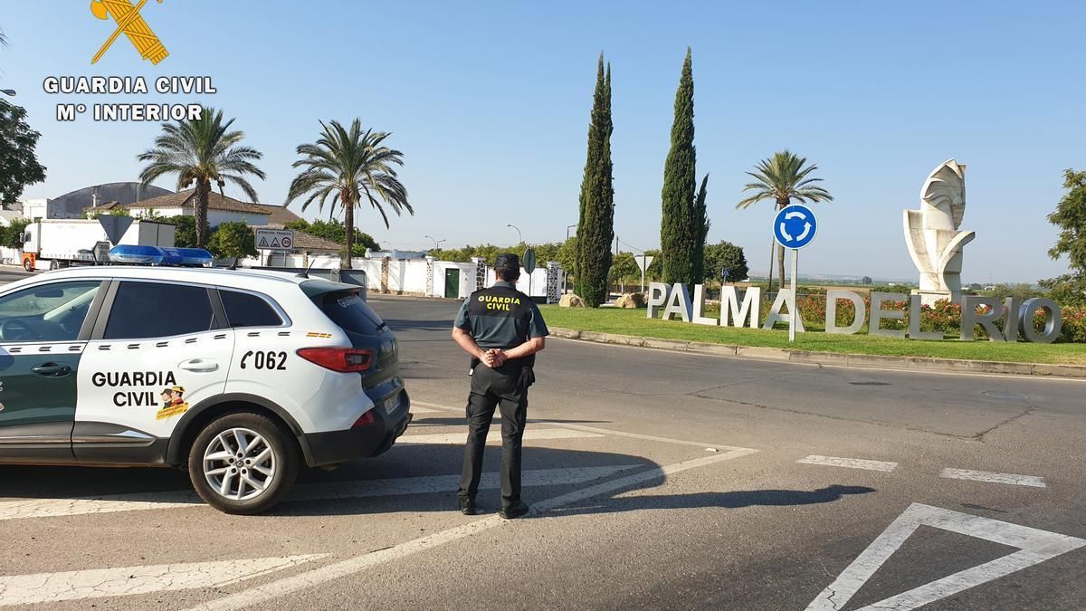 Agentes de la Guardia Civil investigan una presunta agresión sexual grupal en Palma del Río.