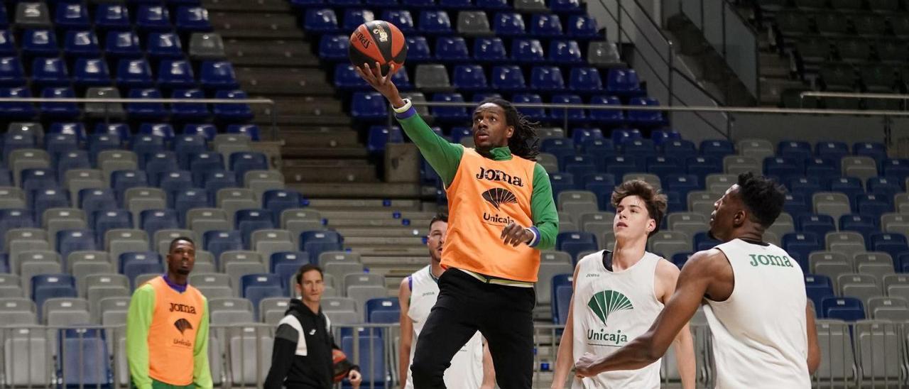 El Unicaja hizo este viernes por la mañana su último entrenamiento de la semana, antes de jugar este sábado contra el Basquet Girona. | UNICAJAB/FOTOPRESS