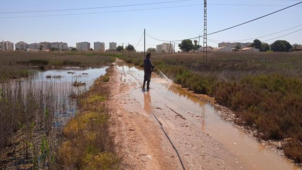 La zona del humedal del Cuadro de Santiago es la que más inundaciones sufre, afectando a caminos y calles próximas con zonas residenciales, lo que conlleva también la proliferación de mosquitos.