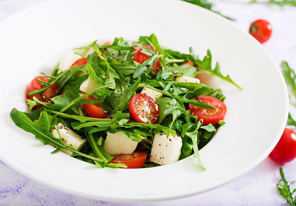 Un plato de ensalada