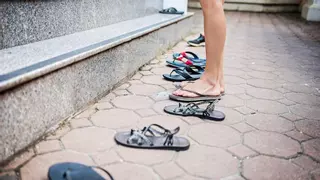 Ni chanclas ni bambas: un podólogo desvela el mejor calzado para verano si no quieres tener problemas en los pies