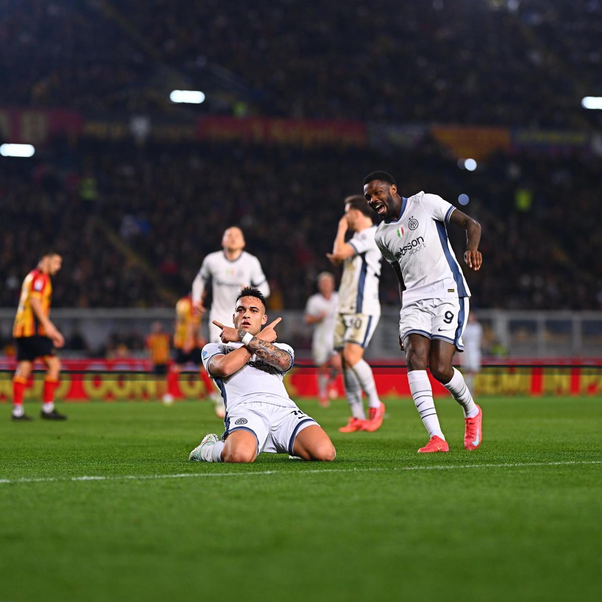 Lautaro Martínez celebra su gol ante el Lecce