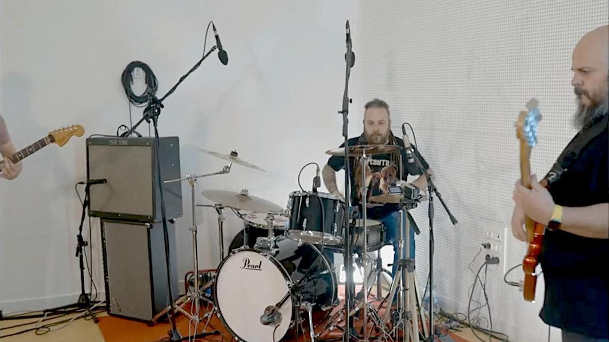 El grupo Mendel durante la grabación.