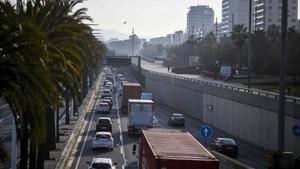 Ronda Litoral de Barcelona a su paso por la Vila Olímpica.